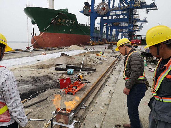 广州集装箱码头有限公司一期道轨无缝焊接完成